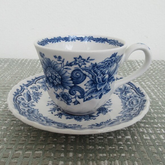 Staffordshire Ridgway Cup & Saucer Clifton England Blue White Scalloped Set of 2 - Picture 3 of 14